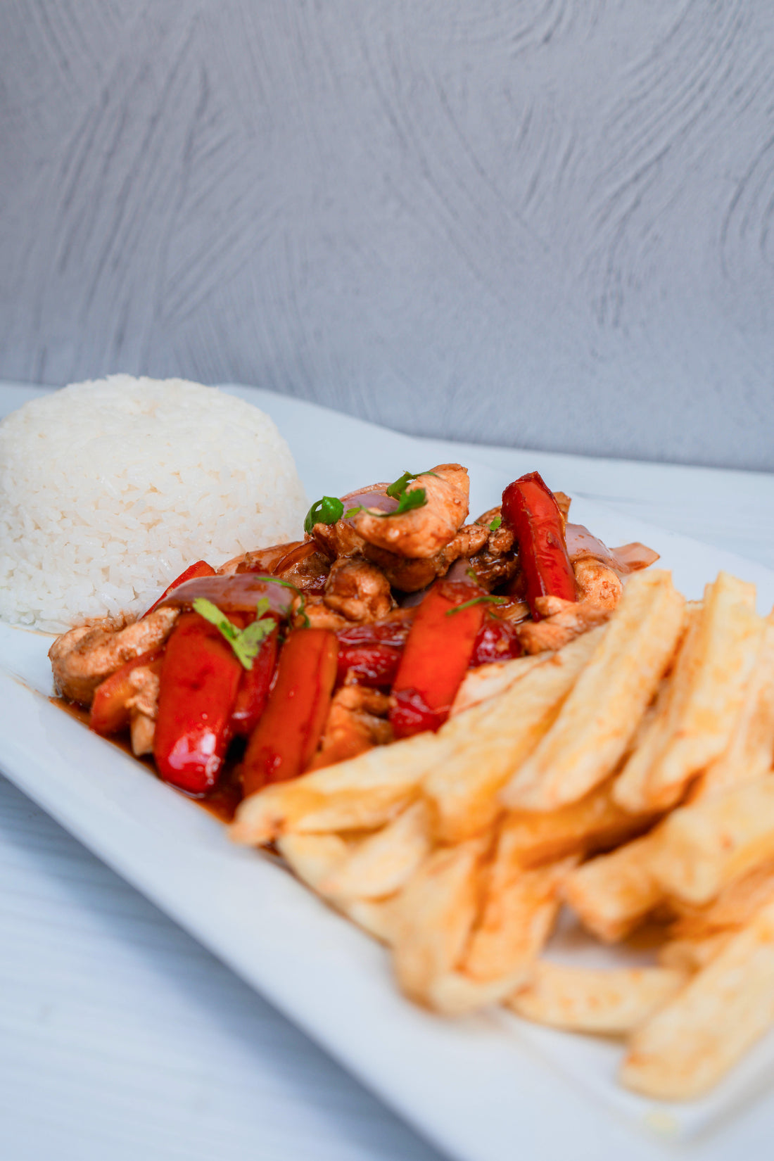 Pollo Saltado